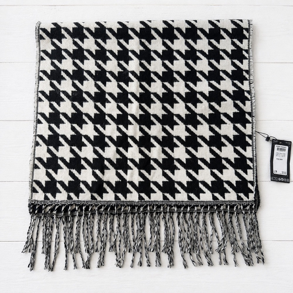 Vero Moda Houndstooth Scarf Black Snow White Fringe Parisian Mod Oversized NEW